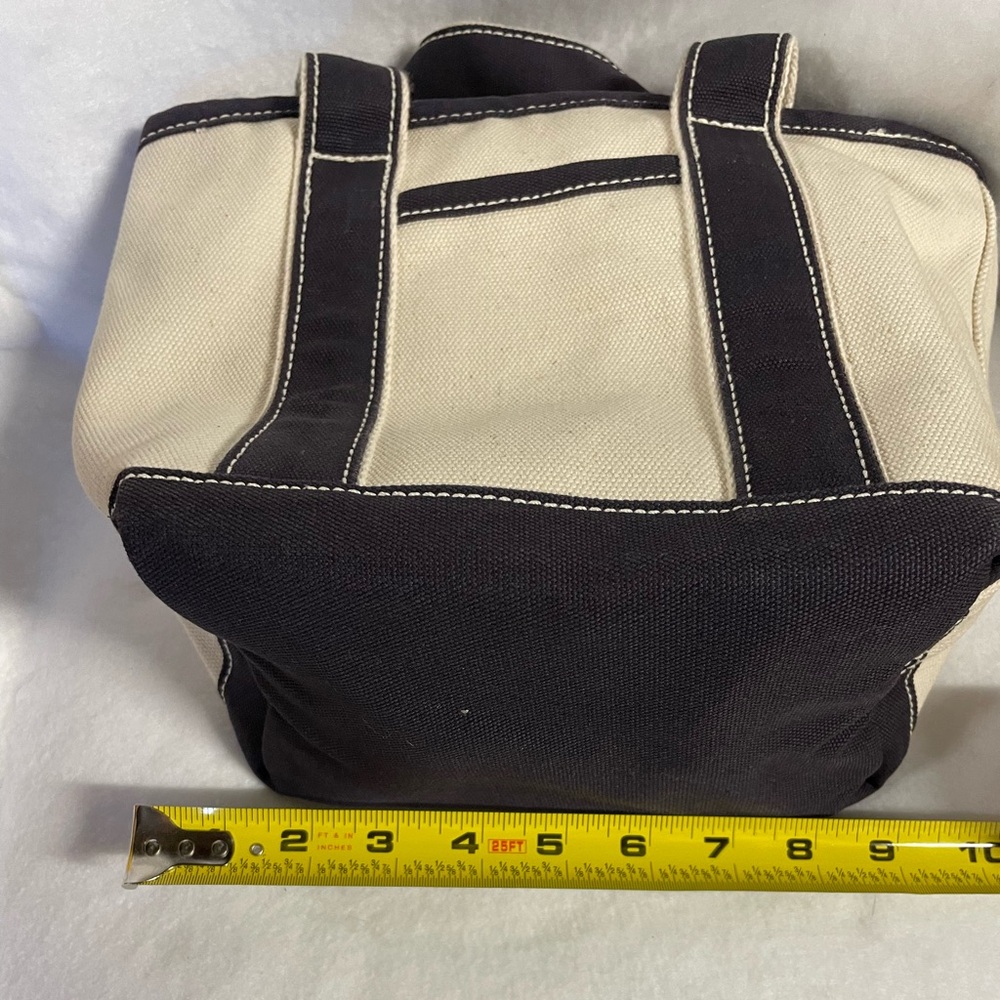 Lands End Stylish Canvas Tote Insulated Lunch Bag with Navy Accents - Picture 8 of 12